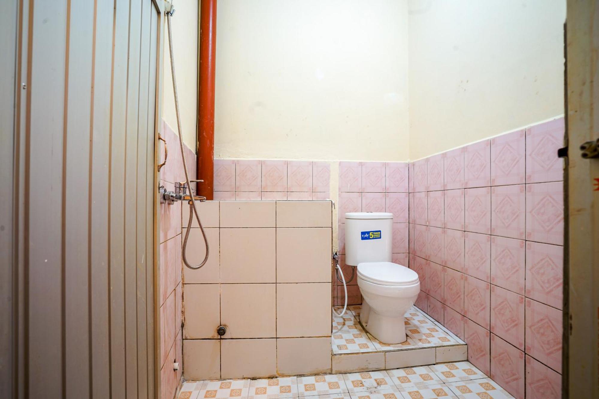OYO 2177 Trikora Indah Residence Palembang Bagian luar foto
